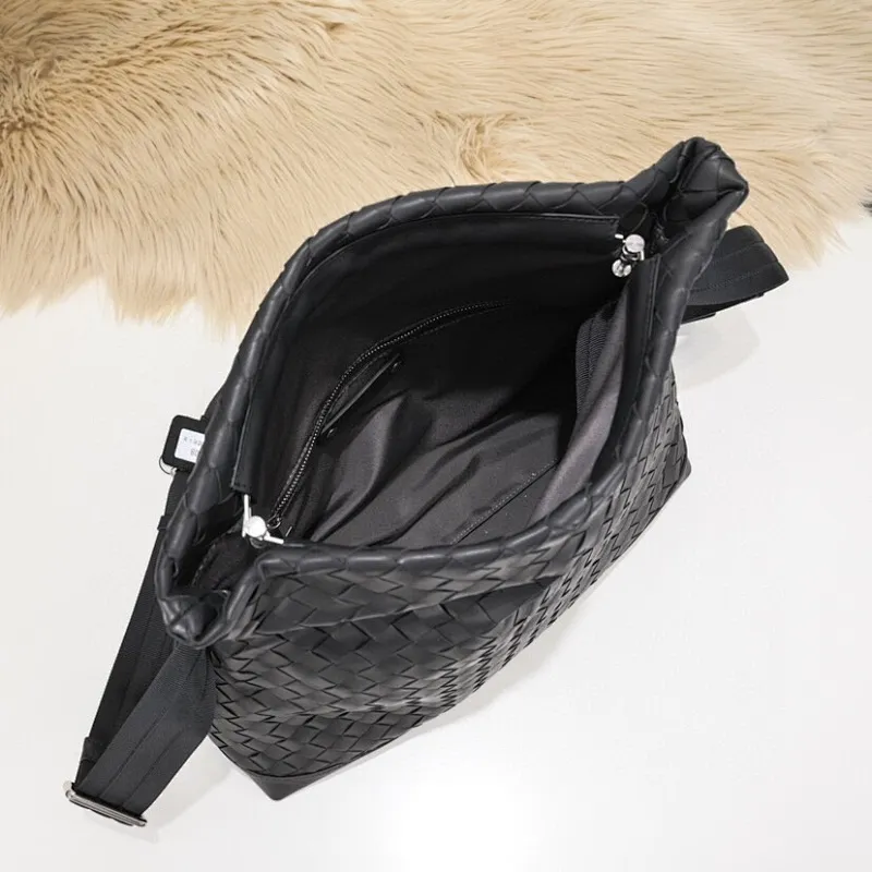 All categories 💚 Top version men’s bags 💚 BV 2024 new BV crossbody bag